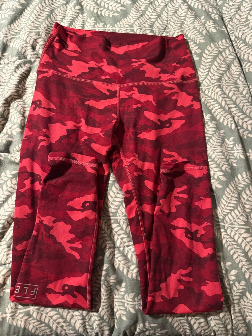Fleo Red and Dark Red Camo Capri Leggings 25”. Never worn just to try on.